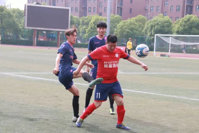 中国队王钰栋在亚运半决赛中首开纪录对战韩国
